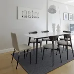 Black & White 3 Apartment By Feelfree Rentals