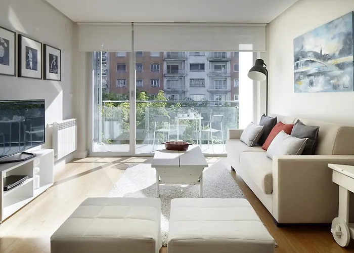 Black & White 3 Apartment By Feelfree Rentals