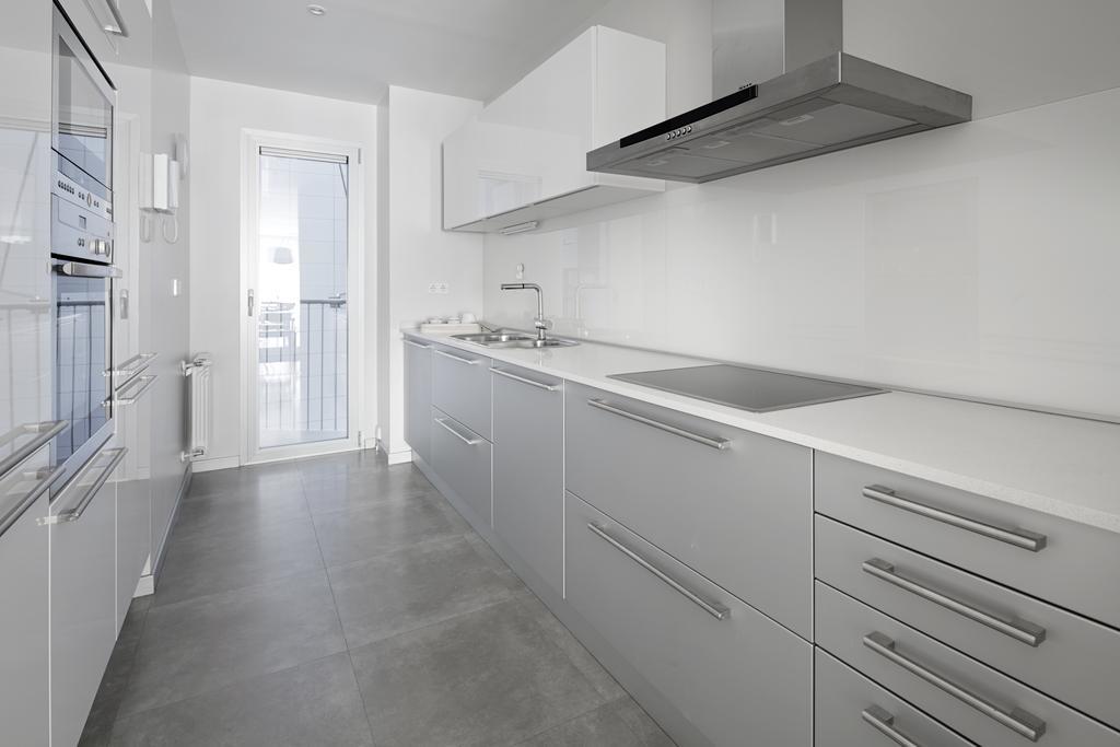 Black & White 3 By Feelfree Apartment